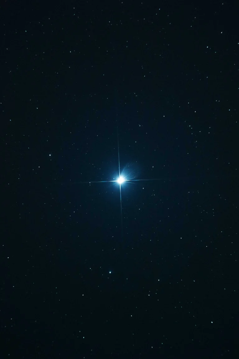 Astrophoto of the star Vega by Beatrice Heinze