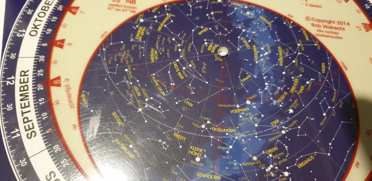 Photo of a Planisphere for 52° North latitude in the Northern Hemisphere (in Dutch, created by Rob Walbrecht) by Beatrice Heinze