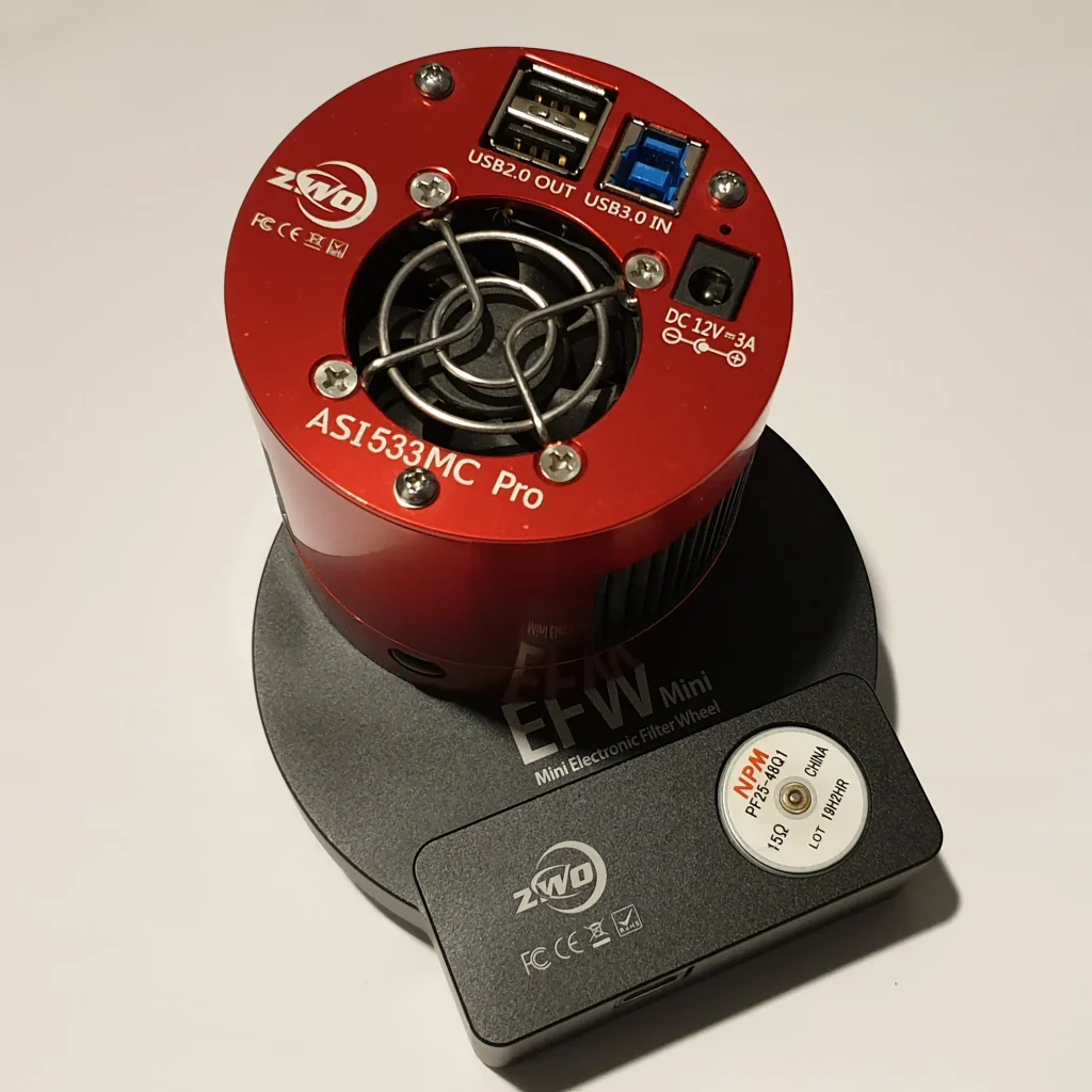 Astronomy camera with filter wheel by Beatrice Heinze